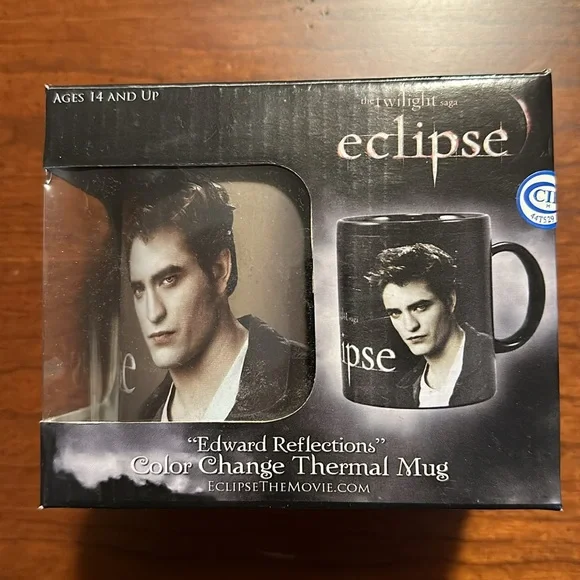 Set of Twilight Goodies - Picture 2 of 6
